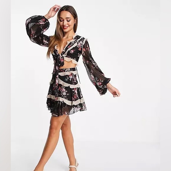 Matching top and bottom ruffle set - Picture 1 of 7